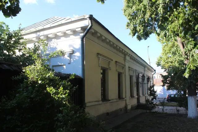 Фасад Аптеки-музею на Притисько-Микільській вулиці, 7