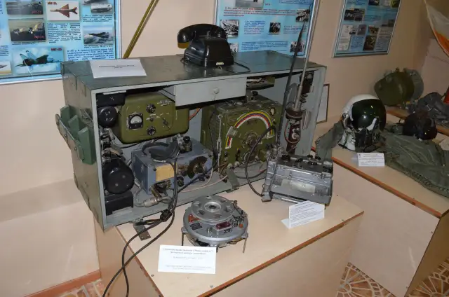 Експозиція історичного авіаційного радіообладнання в Державному політехнічному музеї